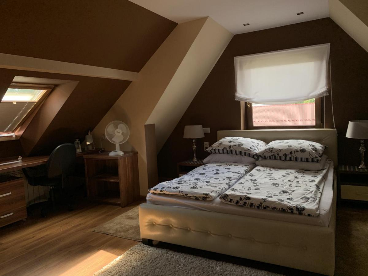 Apartament Podczerwone Чарны-Дунаец Экстерьер фото